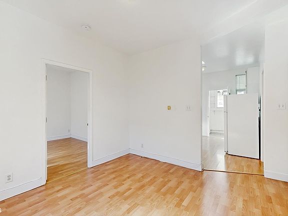 2nd image of 847 Vallejo St APT D