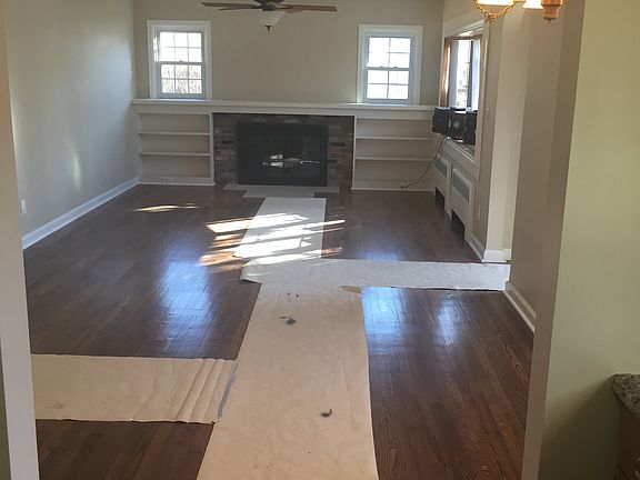 3rd image of 47 Hitherdell Ln