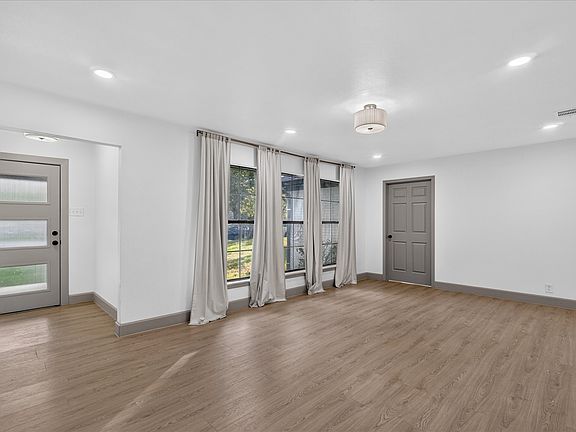 5th image of 7437 Eccles Dr