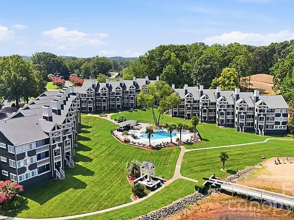 4th image of 2121 Regatta Ln Unit 311