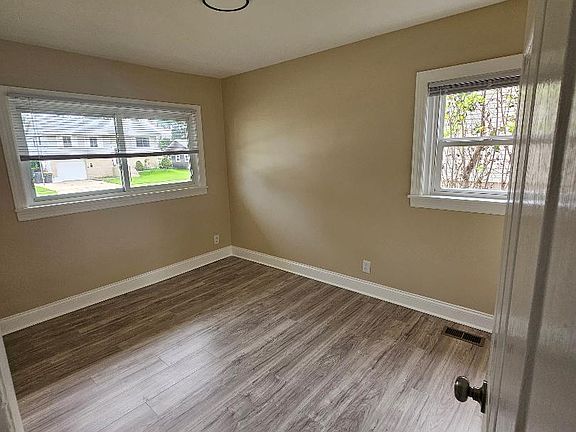 2nd image of 606 Pleasant Pl