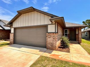 910 Hudson Rd, Chickasha, OK 73018