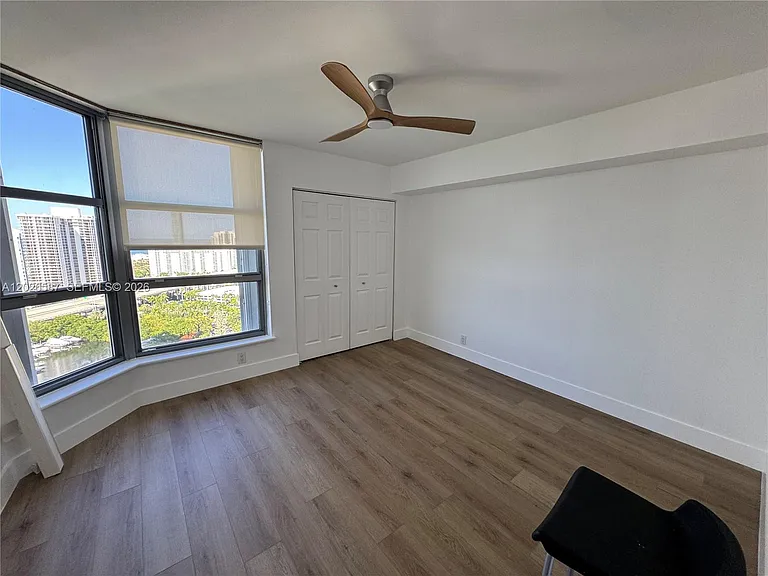 3530 Mystic Pointe Dr #2709 — Photo 25