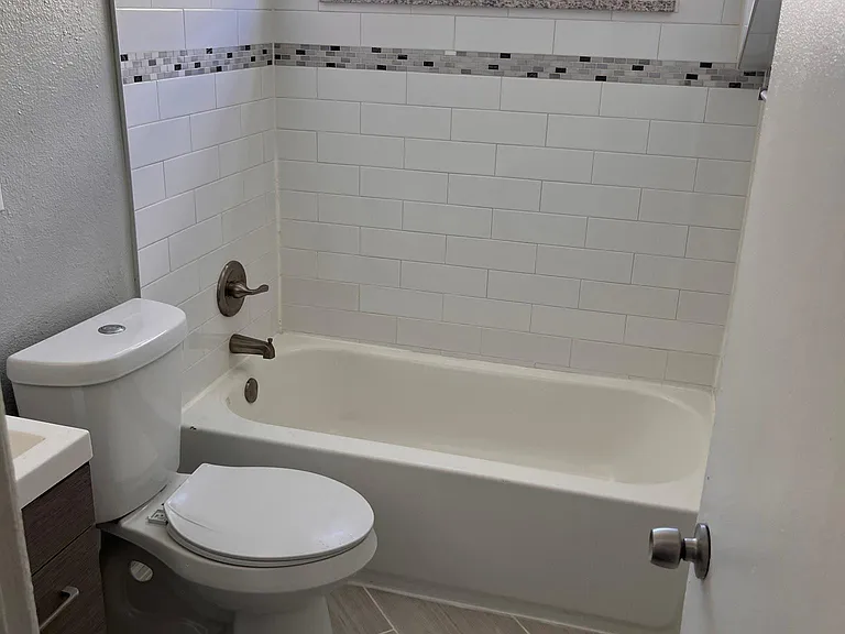 1350 Kingston St #6 — Photo 14