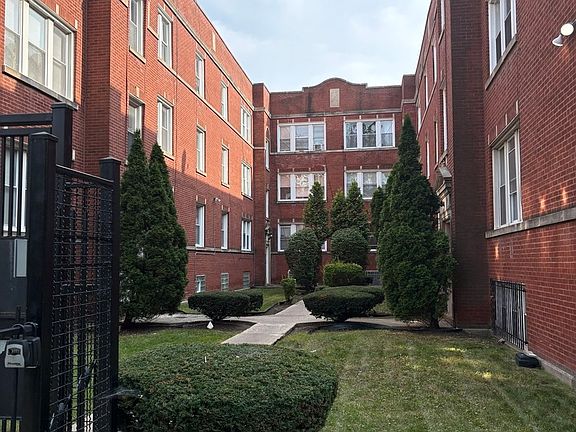4th image of 1303 E 71st Pl APT 1N