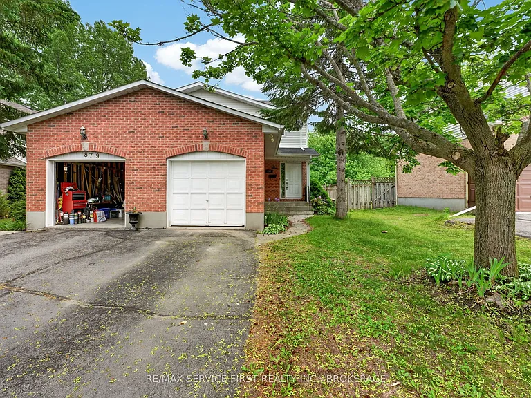 877 Muirfield Cres — Photo 1
