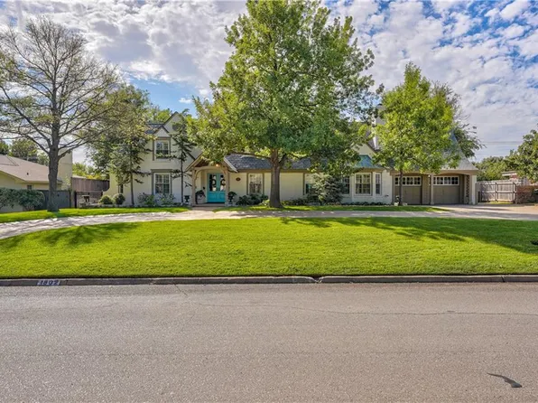 1802 Elmhurst Ave, Nichols Hills, OK 73120