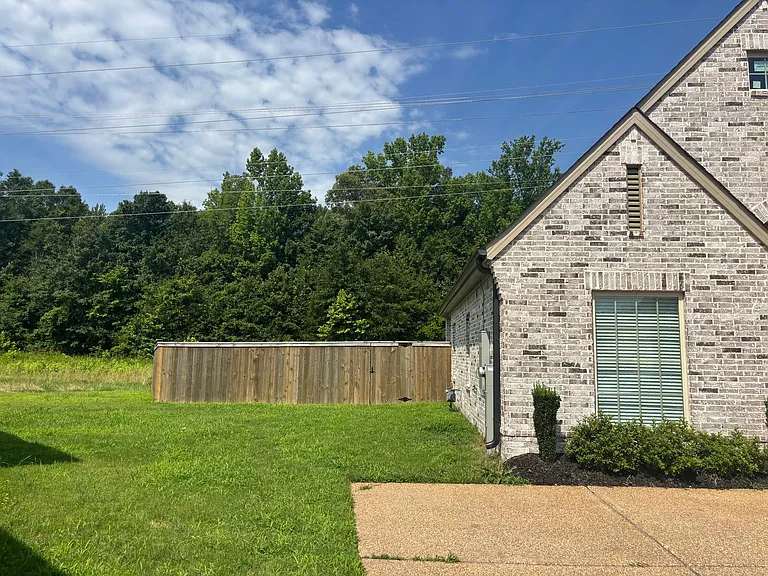547 Rosalie Woods Dr — Photo 22