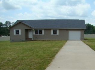 68 N Lowe Rd, Crossville, TN 38571