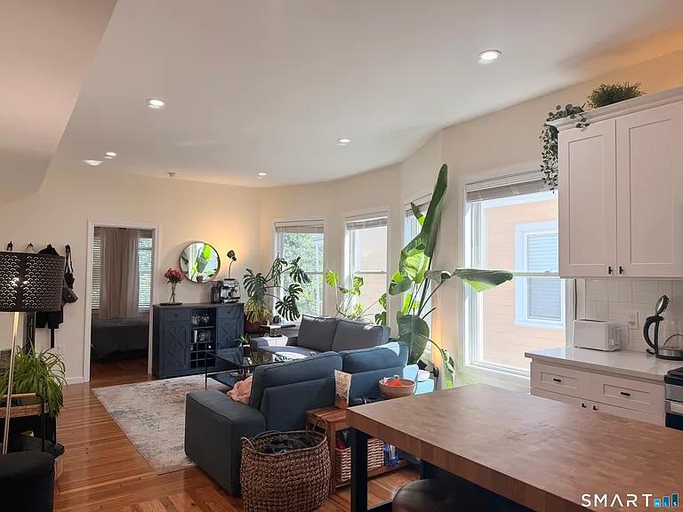 140 Foster St #2 — Photo 4