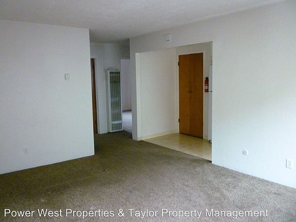 3rd image of 530 Windham St APT 3