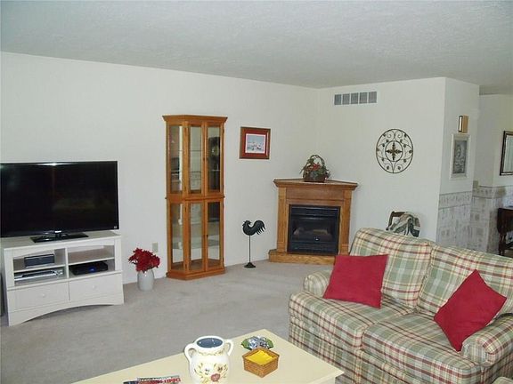 3rd image of 6133 Lillypond Way