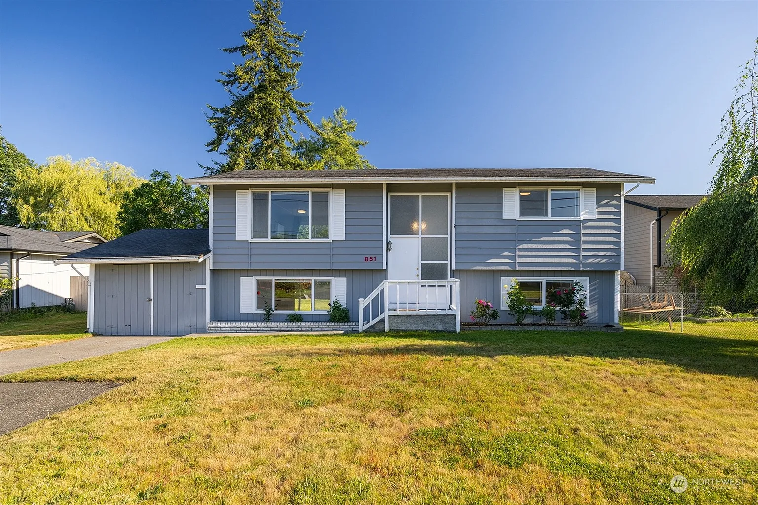 851 Adelia Street photo 1