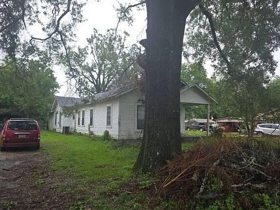 3rd image of 615 Spruce St