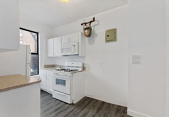2nd image of 232 Sherman Ave APT 41