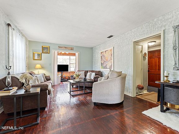 5th image of 1204 N NORTH SHORE Drive