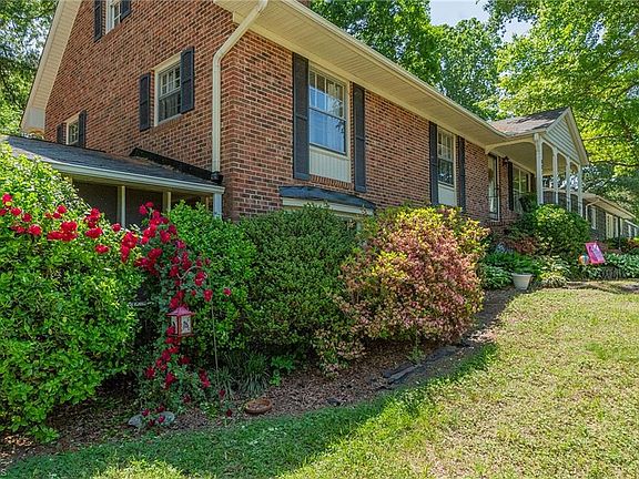 3rd image of 601 Longview Dr