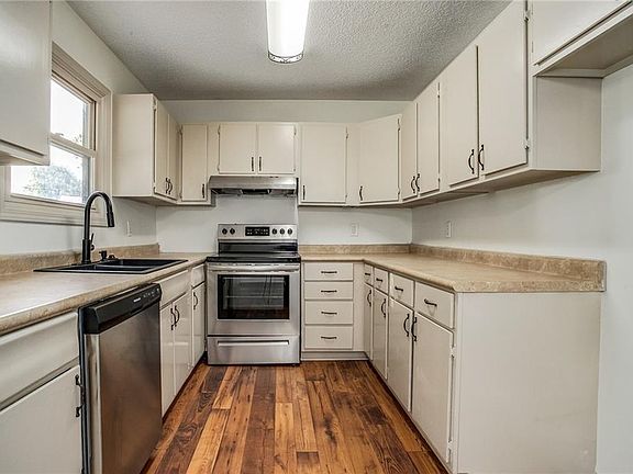 4th image of 5137 N Palmer Ave