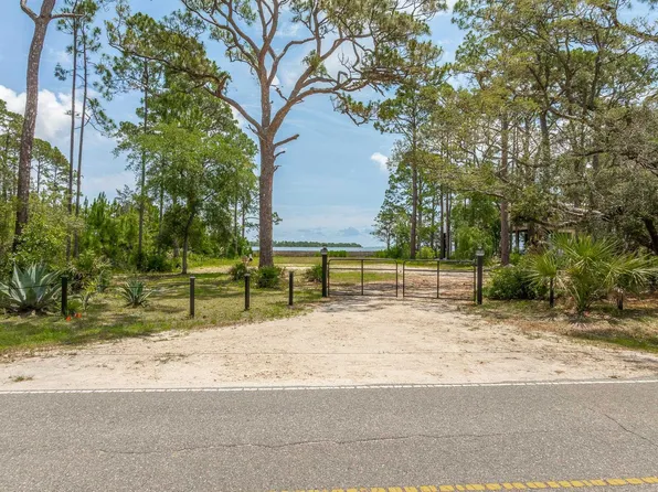 8 Levy Bay Rd, Panacea, FL 32346