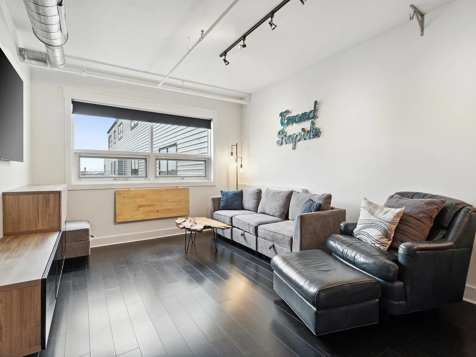 600 Broadway Ave NW — Photo 3