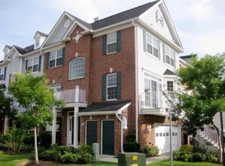2 Ruby Ct, Jersey City, NJ 07305