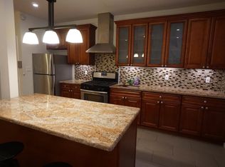 7223 66th Pl, Ridgewood, NY 11385