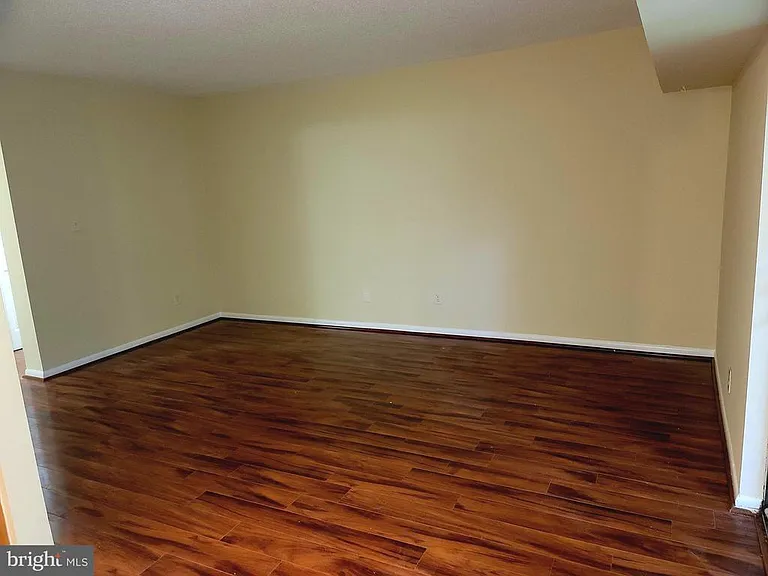 2226 Castle Rock Sq #1B — Photo 6