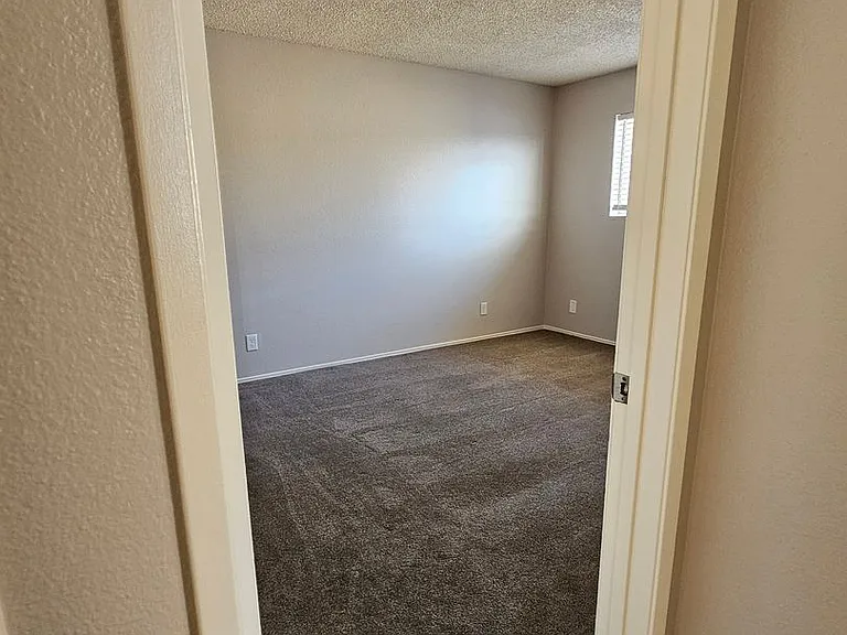 Del Mar Apartment Homes — Photo 31