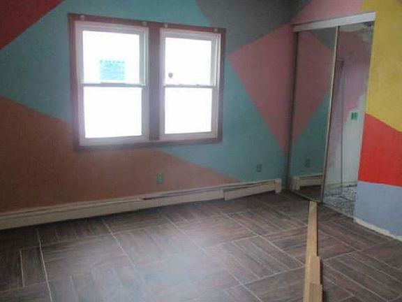 3rd image of 629 Orleans St