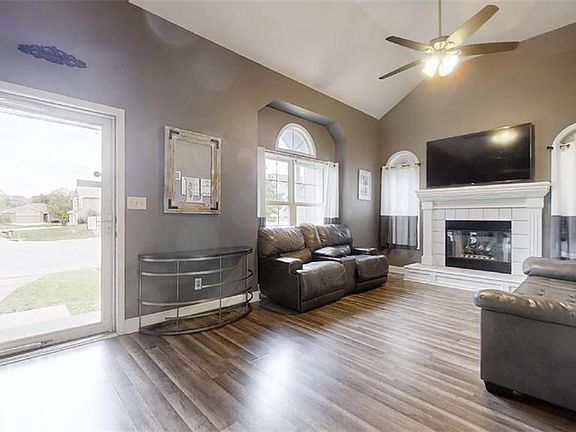 4th image of 1116 Graystone Ct