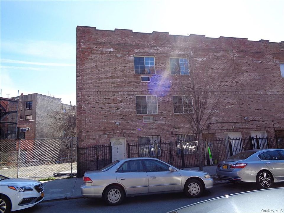 2nd image of 1628 Nelson Ave