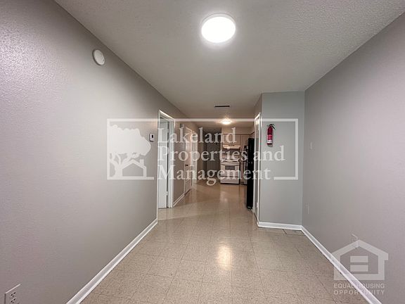4th image of 1107 Jewell Ave