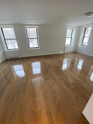 Sold by Nest Seekers International | media 11