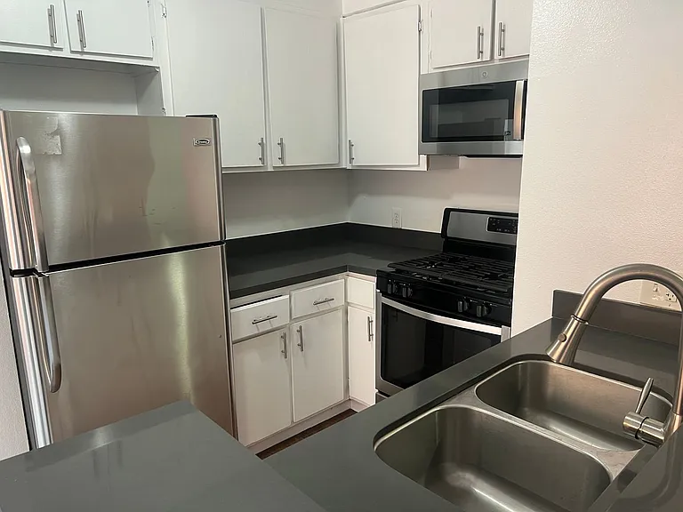 VRA27 LLC- "Villa Regency Apartments" — Photo 54