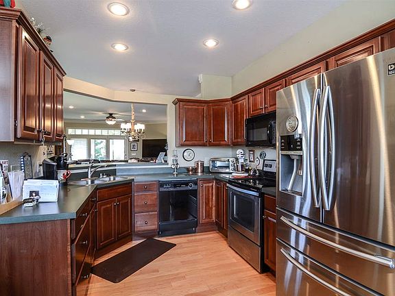 3rd image of 2750 Saint Charles Cir