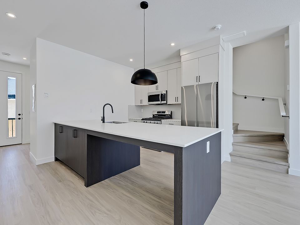 1st image of 239 27th Ave NE #1475071