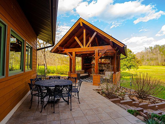 11th image of 4242 Pearl Valley Rd