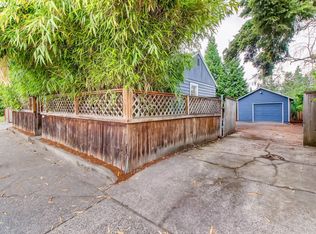 2005 SE Tacoma St, Portland, OR 97202