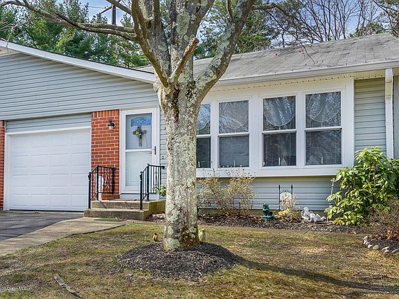 2nd image of 102 Conestoga Drive #B