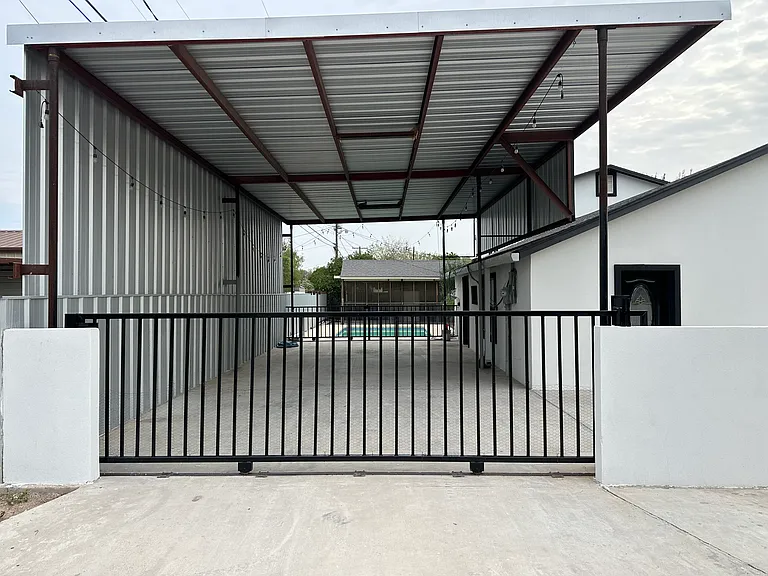203 S Kain St — Photo 2