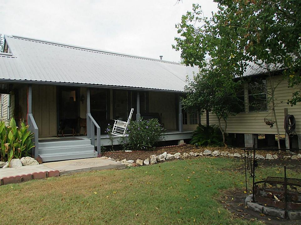 1st image of 400 W Main St