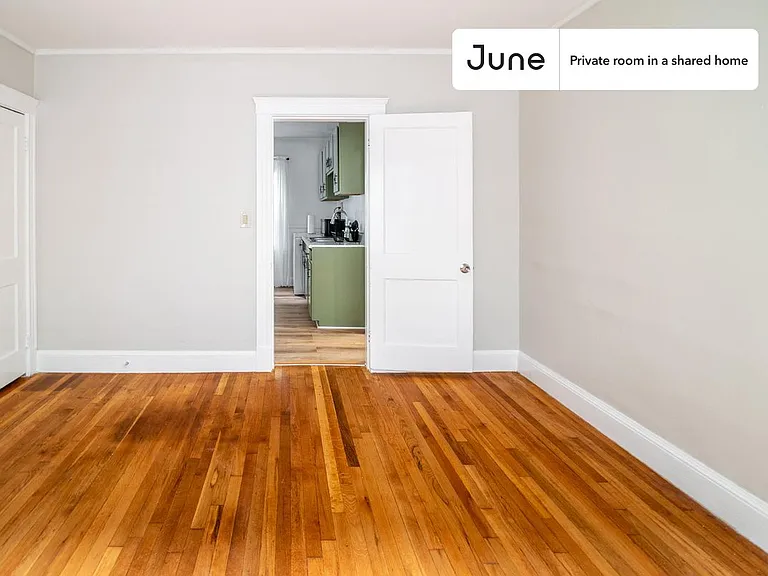 122 Hillside St #D — Photo 6