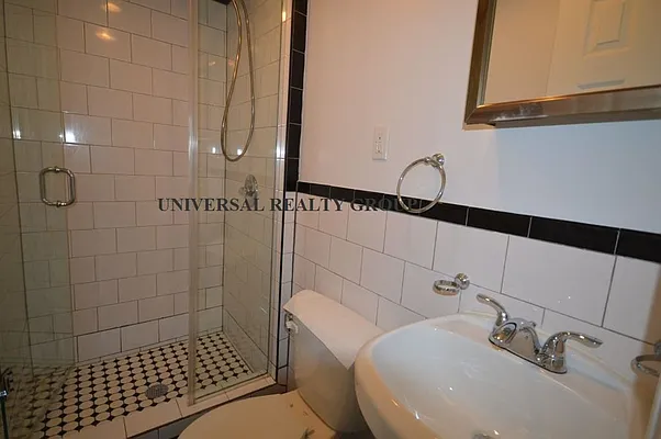 Rented by Universal Realty Group | media 23
