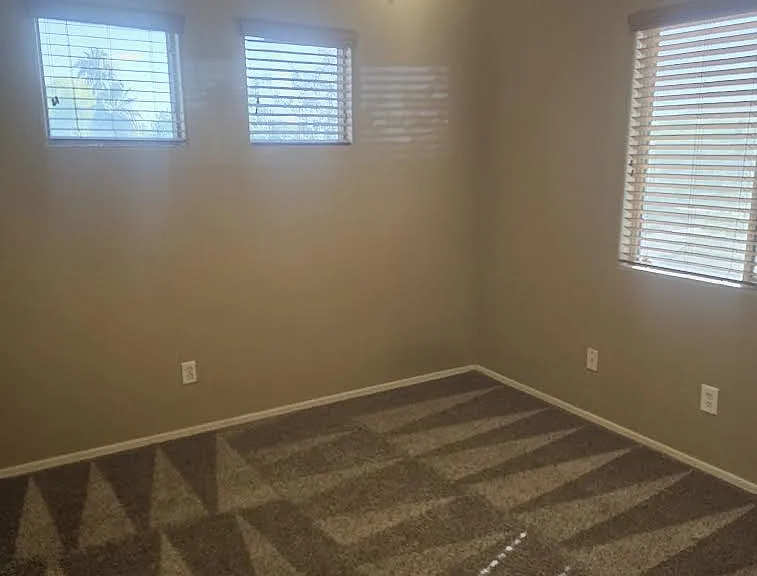 44304 W Vineyard St — Photo 16