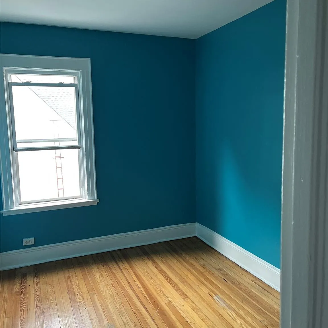 3 bed, 2.0 bath, 864 sqft, $3,100 — Photo 4