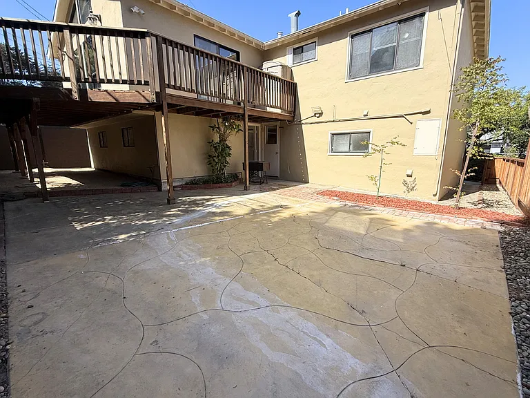 345 Granada Dr — Photo 33