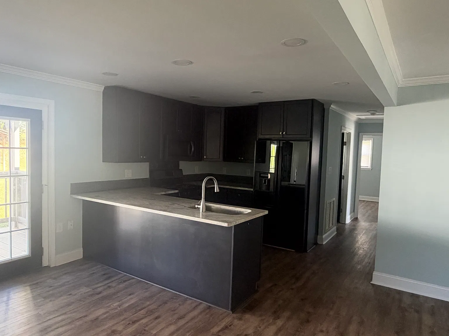 3 bed, 1325 sqft, $2,500 — Photo 4