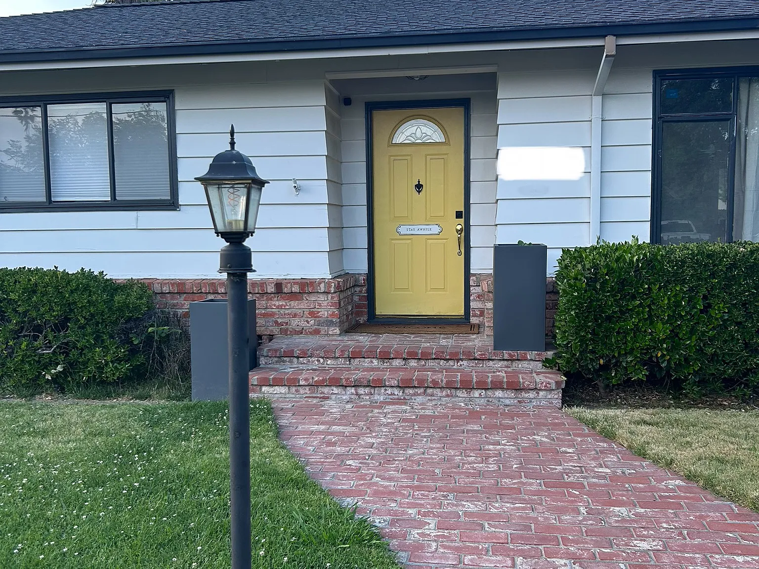 Vine Ave, Roseville — Photo 1