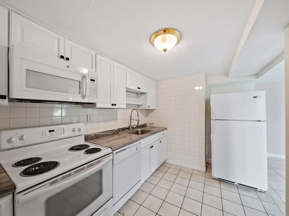52 Beach St #2