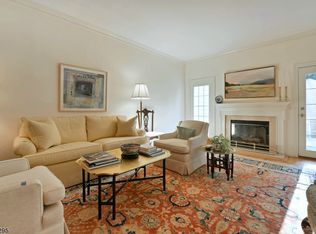 8 Pippins Way, Morristown, NJ 07960